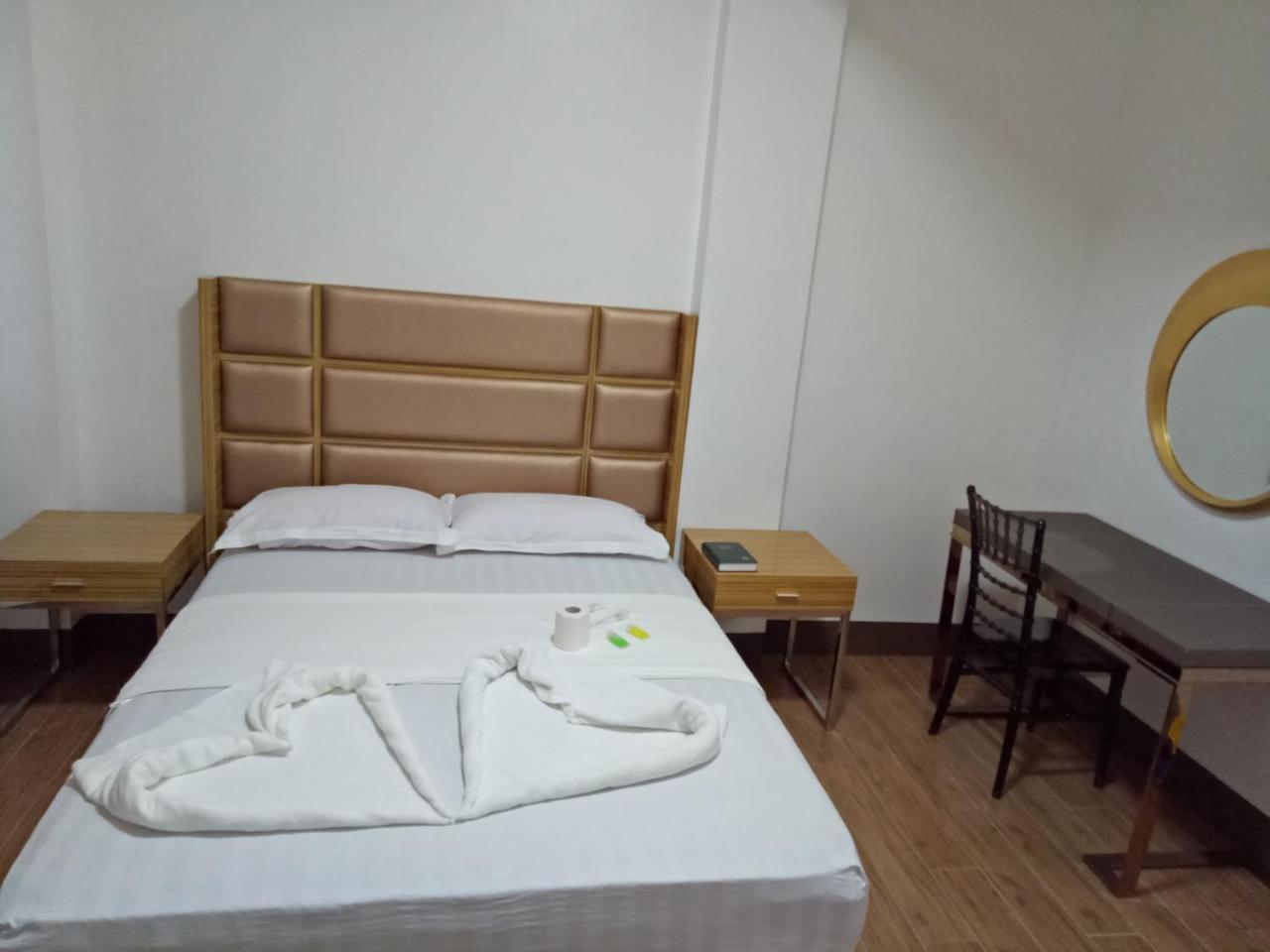 Meaco Hotel - Anilao Мабини Экстерьер фото