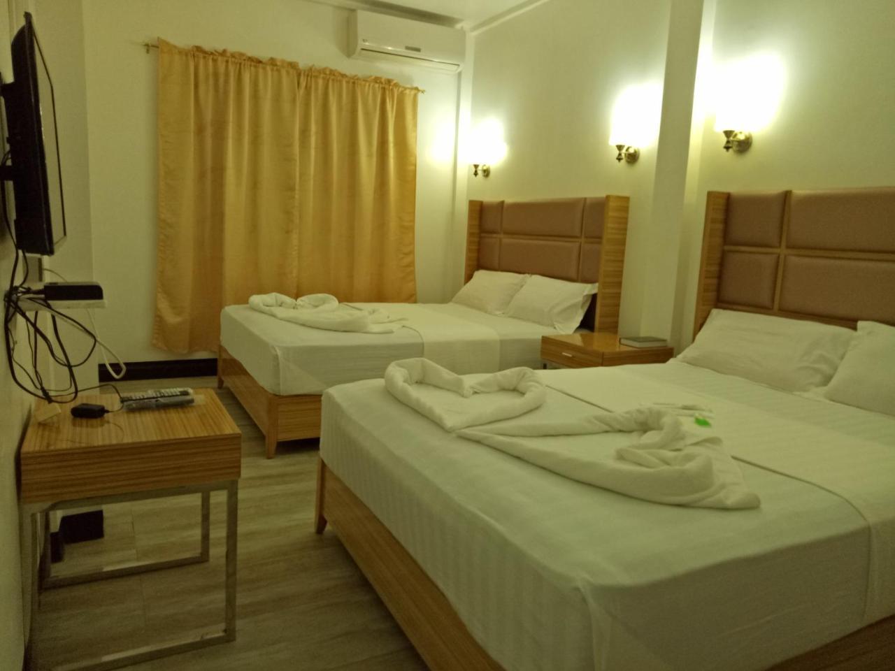 Meaco Hotel - Anilao Мабини Экстерьер фото