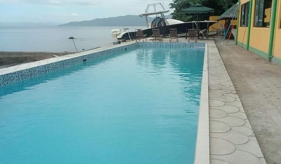 Meaco Hotel - Anilao Мабини Экстерьер фото